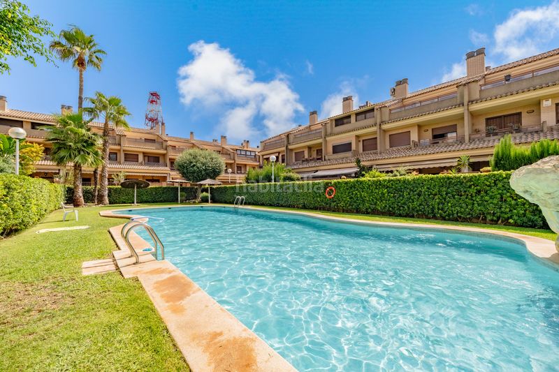 Foto b1672a90-7ca8-4368-8579-5bf8cda547b3. Casa adossada amb calefacció aparcament piscina a Valencia