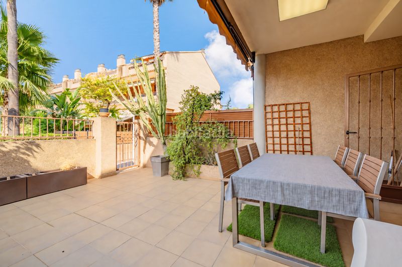 Foto db68e66c-19fb-48b6-a1f0-5ab66e042493. Casa adossada amb calefacció aparcament piscina a Valencia