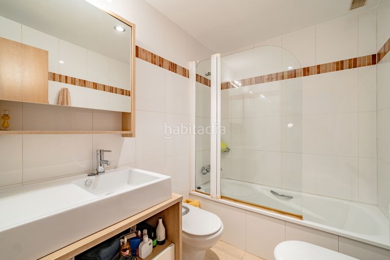 Foto e363c0bd-f059-41e4-8a6f-cd79fcae2f2a. Casa adossada amb calefacció aparcament piscina a Valencia