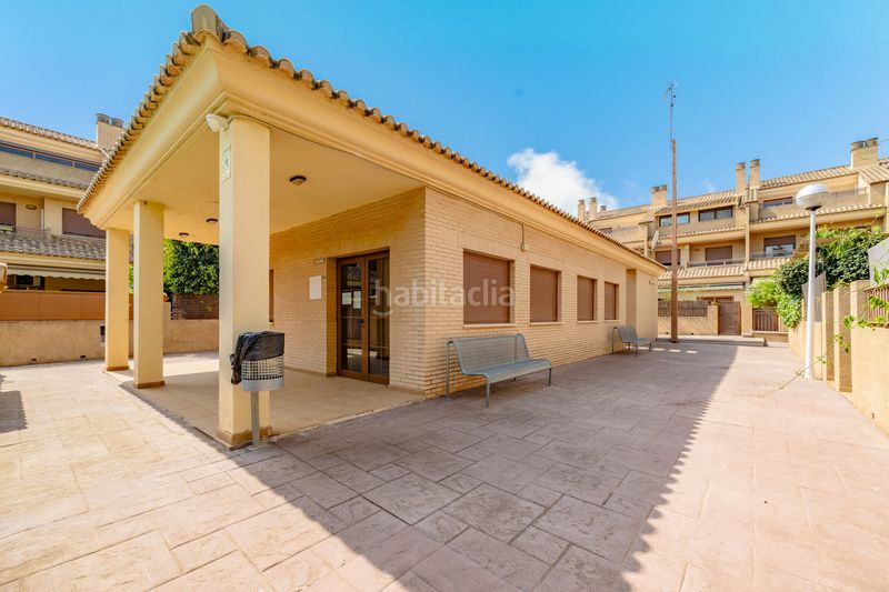 Foto ef9ad88f-245a-4e58-b0b1-8f9203b10567. Casa adossada amb calefacció aparcament piscina a Valencia
