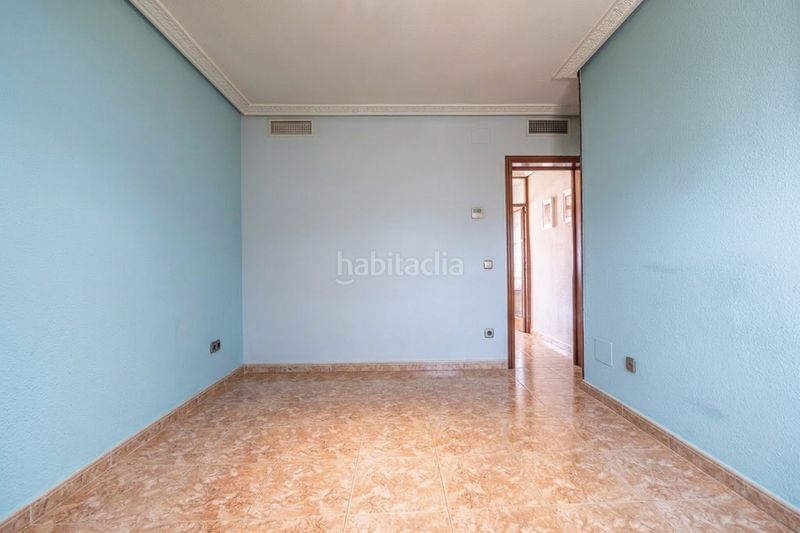 Foto 02cdc450-7f8f-4e1f-8344-f475e9684886. Piso la casa agency presenta!piso en calle san basilio en Madrid