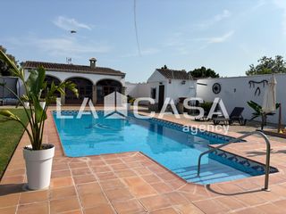 Chalet in Calle Clavel
