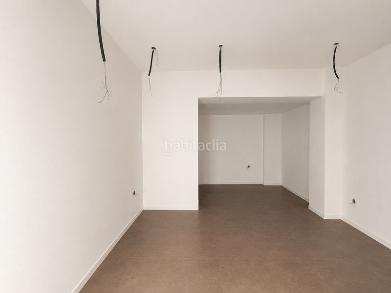 Foto fd2fe752-4d6a-47fc-a78c-9d42583b3928. Local comercial a Sants-Badal Barcelona