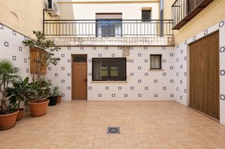 Casa  Carrer de baix. Casa de 397 m2 con gran potencial para inversores en cullera