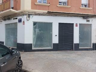 Traspàs Local Comercial  Carrer de juan de garay. Alquiler de local con o sin traspaso
