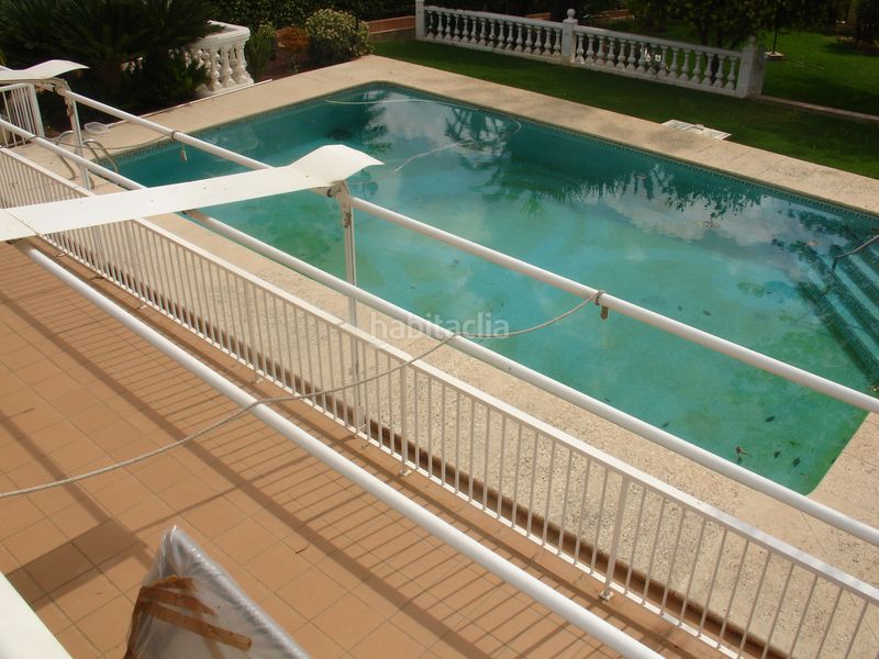 Foto c59645f0-7884-4d1a-a607-61218bb2e8c0. Xalet amb xemeneia calefacció aparcament piscina a Picassent