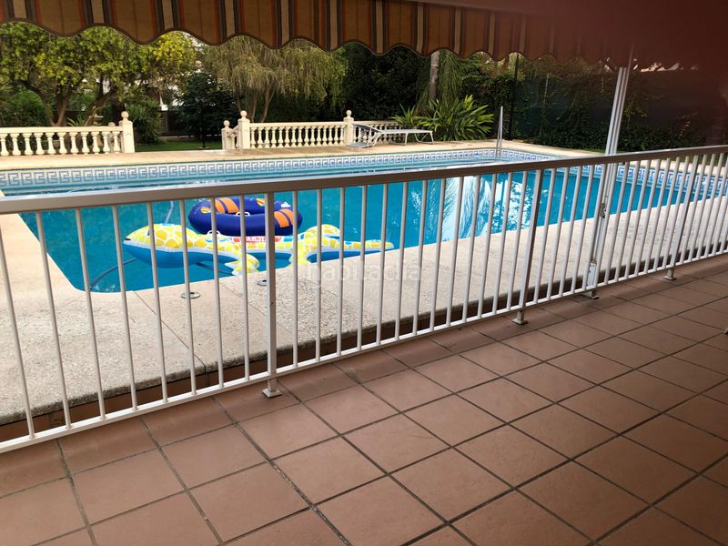 Foto ecbf3254-eb5b-4fd5-bc3e-c7ea2a760d82. Xalet amb xemeneia calefacció aparcament piscina a Picassent