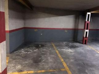 Miete Motorradparkplatz  Carrer de lladró i mallí. Plaza de garaje en patraix