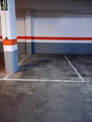Miete Autoparkplatz in Carrer de santa cecilia 22. Se alquila plaza de aparcamiento en casas verdes (paterna)