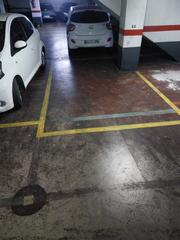 Location Parking voiture à Passatge de ventura feliu 21. Plaza de garaje en extramurs en alquiler