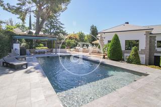 Casa a Mirasierra. Casa independiente en venta en mirasierra