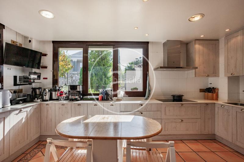 Foto 1757a656-ca97-4682-bd02-4f2a1e05cbd7. Casa con riscaldamento parcheggio piscina in Pueblo Pozuelo de Alarcón