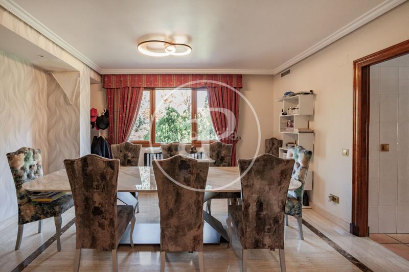 Foto 1ea224a3-75aa-4344-b119-b3150d2d3d9e. Casa con riscaldamento parcheggio piscina in Pueblo Pozuelo de Alarcón