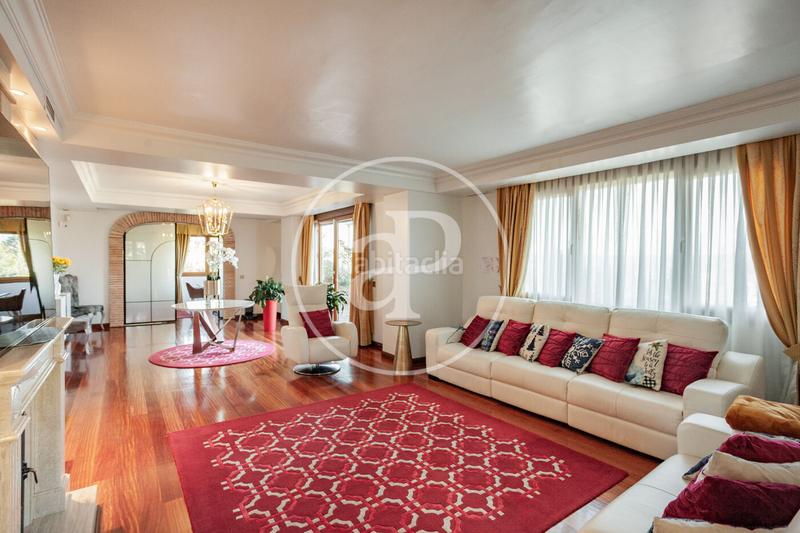 Foto 503fb074-3883-40b3-af8b-01e4128c7b3d. Casa con riscaldamento parcheggio piscina in Pueblo Pozuelo de Alarcón