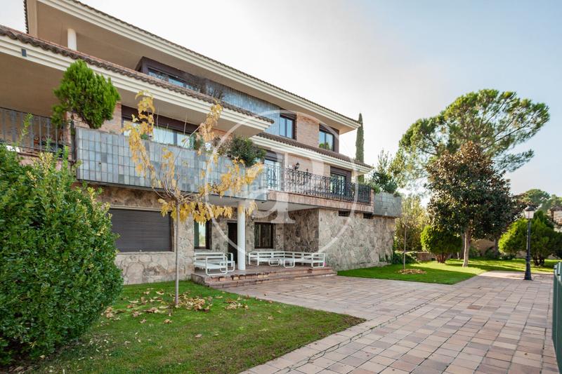 Foto 54a23641-c565-4ba5-a5e5-14c3104a4267. Casa con riscaldamento parcheggio piscina in Pueblo Pozuelo de Alarcón