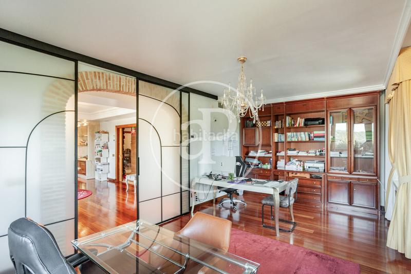 Foto 57cf792a-7ffc-4fd6-8251-717a78447c6d. Casa con riscaldamento parcheggio piscina in Pueblo Pozuelo de Alarcón