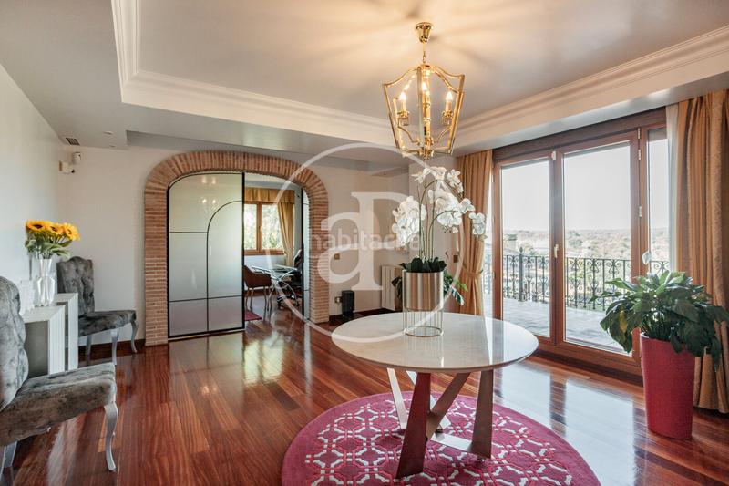 Foto 58bac72c-b5ab-4d27-9be9-df2b53973655. Casa con riscaldamento parcheggio piscina in Pueblo Pozuelo de Alarcón