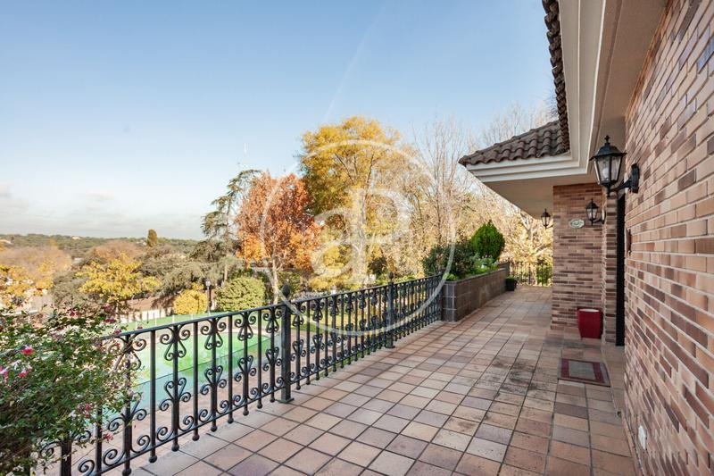 Foto 66dde66f-8b12-4381-99bf-ecdb31120ae1. Casa con riscaldamento parcheggio piscina in Pueblo Pozuelo de Alarcón