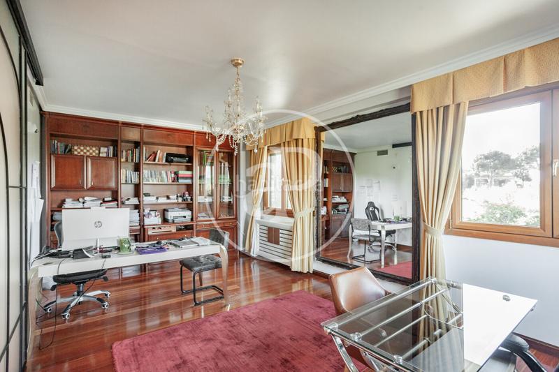 Foto 772357b1-e03f-47e7-b7c6-e55172d97d88. Casa con riscaldamento parcheggio piscina in Pueblo Pozuelo de Alarcón