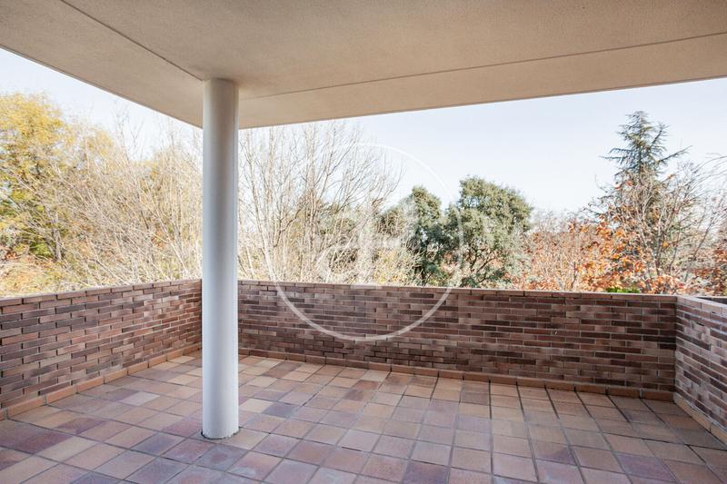 Foto 8e6addb9-19ce-44ac-874a-b726a3d07981. Casa con riscaldamento parcheggio piscina in Pueblo Pozuelo de Alarcón