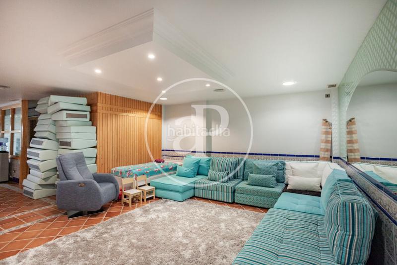 Foto 8f7d546d-71ef-44c4-8216-8ce8371541ae. Casa con riscaldamento parcheggio piscina in Pueblo Pozuelo de Alarcón