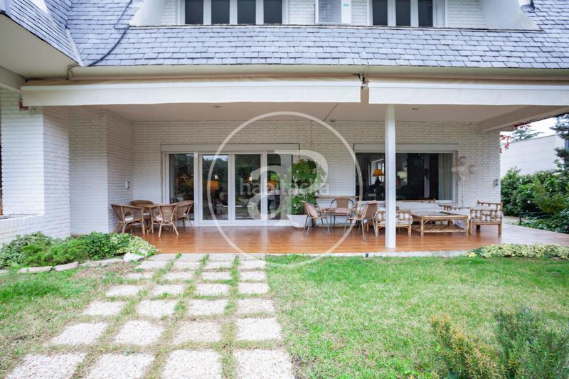 Foto 05c1de26-ac45-4fff-9c8f-2e568cf0262a. Casa chalet independiente en venta en Fuentelarreina. en Madrid