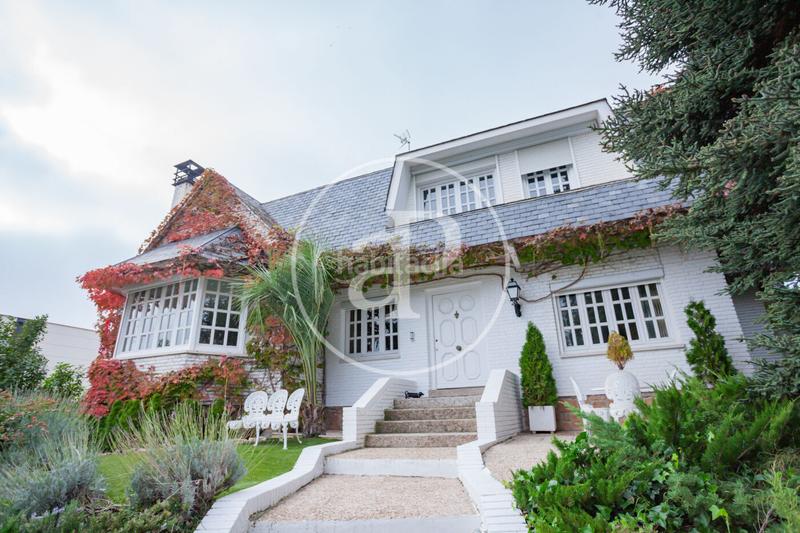 Foto f67cb316-0437-4dd1-b4c9-af17edd7047b. Casa chalet independiente en venta en Fuentelarreina. en Madrid