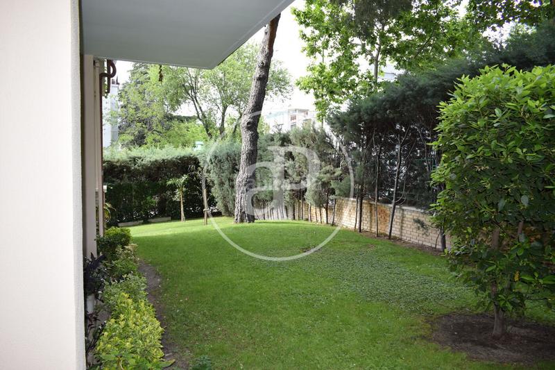 Foto 9b2ad35f-630b-41f6-86a5-b697bbf96ea0. Location appartement dans c. de agastia 71 dans San Juan Bautista Madrid