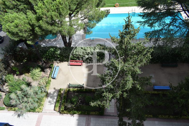Foto bd55f7a5-cf0c-4319-8f7b-2b576f934bda. Location appartement dans c. de agastia 71 dans San Juan Bautista Madrid