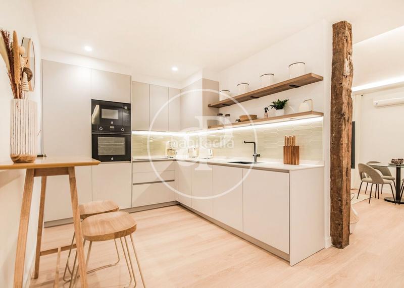 Foto 0f9f5633-3dc4-4e58-a333-3db7c2f3f478. Location appartement avec chauffage dans Sol Madrid