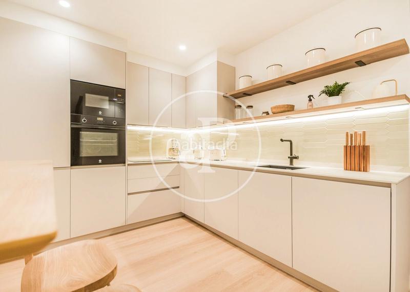 Foto c0e3e094-a468-43a3-972e-b93f47d24134. Location appartement avec chauffage dans Sol Madrid