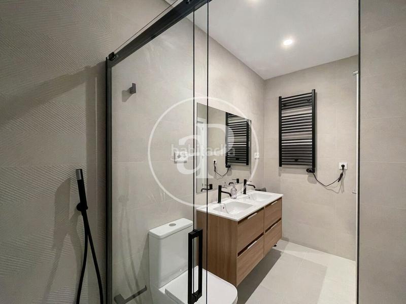 Foto e12d16dd-157b-4359-864e-419b0c6886c0. Rent flat with heating in Sol Madrid