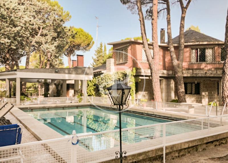 Foto 015fee4a-5b18-4bba-8e41-6c361c989dbd. Casa chalet individual en venta en Colonia en Colonia Torrelodones