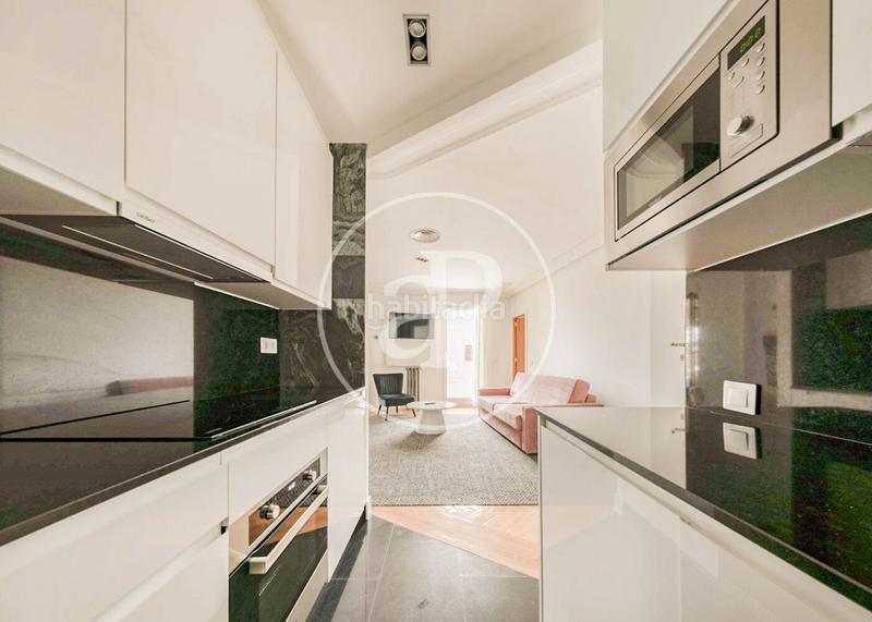 Foto 856ed0b9-9008-4412-b66f-c601bd3900cb. Alquiler ático apartamento en alquiler en calle atocha en Madrid