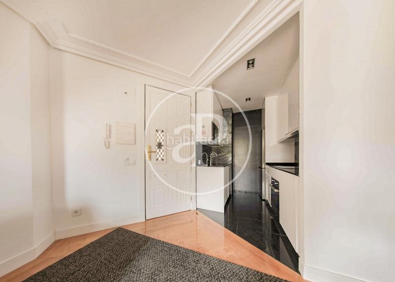 Foto bdb084fd-555f-4483-998e-5dff9b71c2bb. Alquiler ático apartamento en alquiler en calle atocha en Madrid