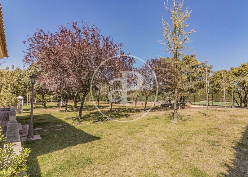 Foto 220eb1d9-c5b0-4104-8aea-36550dd2c62e. Casa con riscaldamento parcheggio piscina in Eurovillas Nuevo Baztán