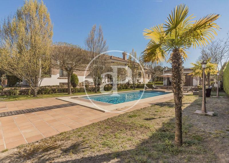 Foto 771cafbd-c53f-4a2c-8719-1cc52920c385. Casa con riscaldamento parcheggio piscina in Eurovillas Nuevo Baztán