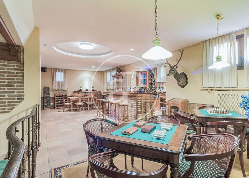 Foto 7d54627c-ae70-4efc-a28d-718bc28eb88c. Casa con riscaldamento parcheggio piscina in Eurovillas Nuevo Baztán