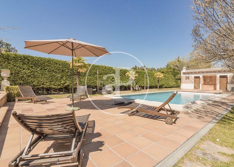 Foto 9c1e11f3-5923-423d-90de-f751e00312fb. Casa con riscaldamento parcheggio piscina in Eurovillas Nuevo Baztán