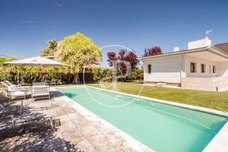 Casa a Monte el Pilar. Casa en venta en majadahonda.