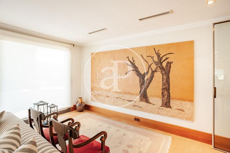 Foto bb8cafd8-d11d-4be3-a6c5-88a7a3a4564c. Casa amb calefacció aparcament piscina a Monte el Pilar Majadahonda