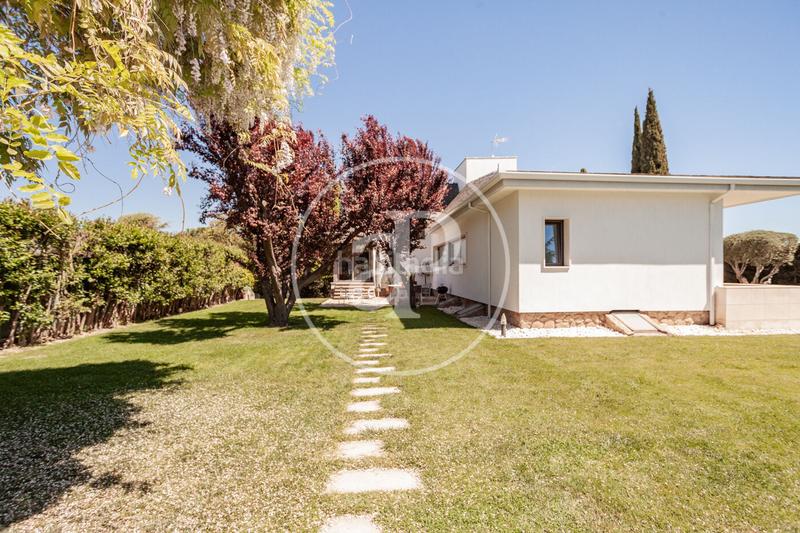 Foto cb74f119-e357-46a4-9073-c51b2f2fc624. Casa amb calefacció aparcament piscina a Monte el Pilar Majadahonda