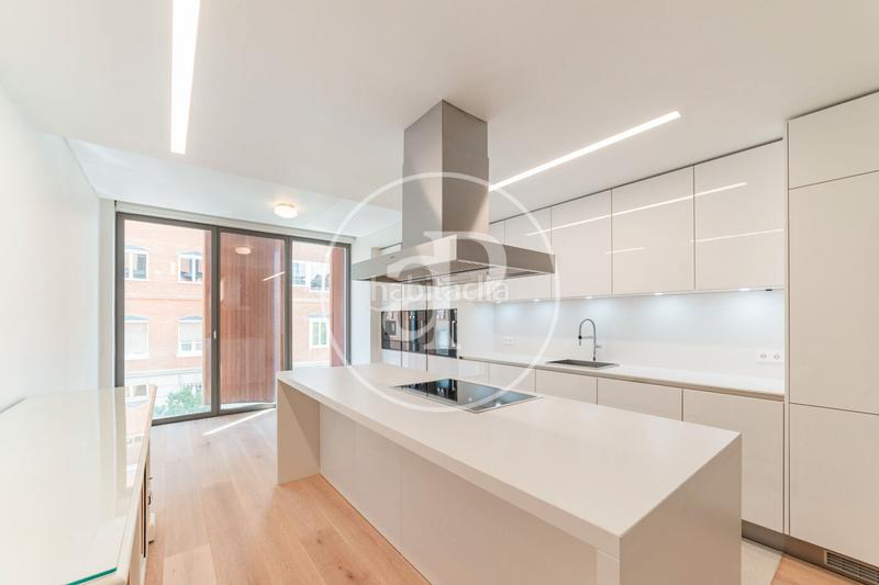 Foto 1004c300-05db-4b06-b9d7-934dced595c4. Location appartement avec chauffage parking piscine dans Madrid