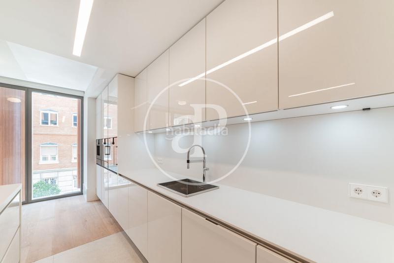 Foto 18ab6377-01d9-432b-abd5-c2b0be7235a9. Location appartement avec chauffage parking piscine dans Madrid