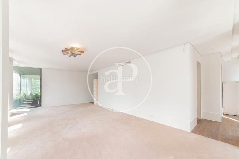 Foto 240def9a-95e6-4596-9ec2-d45515625985. Location appartement avec chauffage parking piscine dans Madrid