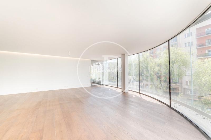 Foto 26535d4a-7b65-4d80-945b-1dcfb5437f64. Rent flat with heating parking pool in Castellana Madrid