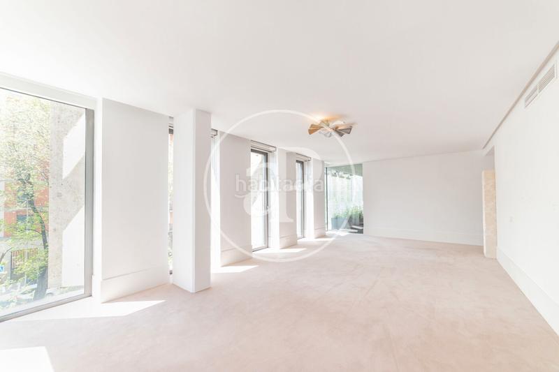 Foto 91d37696-c090-4beb-981b-075764c16152. Rent flat with heating parking pool in Castellana Madrid