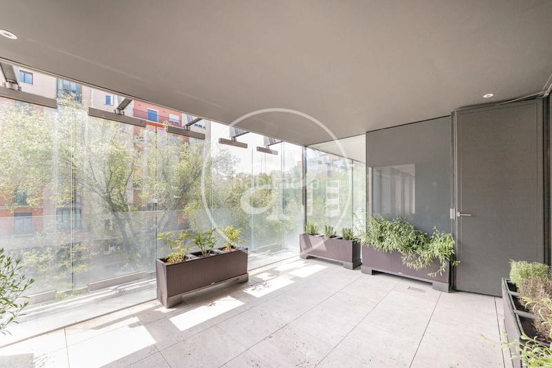 Foto b7efc8fd-2f6f-4c9d-8e59-6a47e2a41ef5. Rent flat with heating parking pool in Castellana Madrid