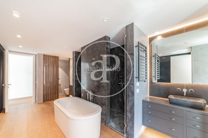 Foto c1a7302c-eca2-4c72-a6da-20d051fdb6e1. Rent flat with heating parking pool in Castellana Madrid