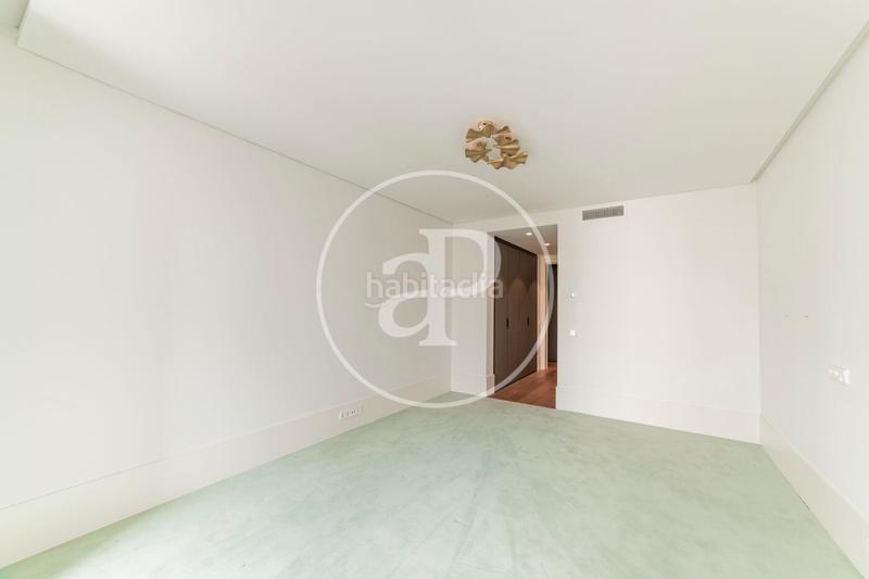 Foto e14f147f-37f1-4f7e-912a-d792eeb4992a. Rent flat with heating parking pool in Castellana Madrid